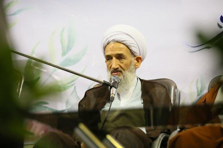 پیامبر اسلام (ص) مایه نجات بشریت است