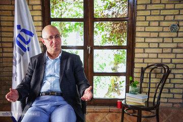 بگلریان: نمایندگان اقلیت، ویترین مجلس نیستند /اگر لاریجانی رجل سیاسی نیست پس چه کسی است؟