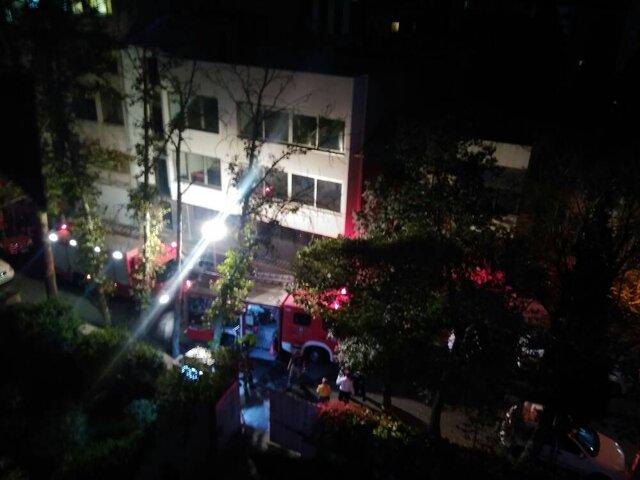 آتش‌سوزی خانه‌ای در محدوده میدان ونک/ سوختگی ۲ مرد و یک زن