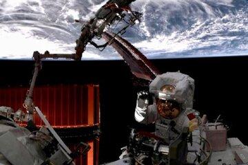 ربات چینی فضا را تسخیر می‌کند