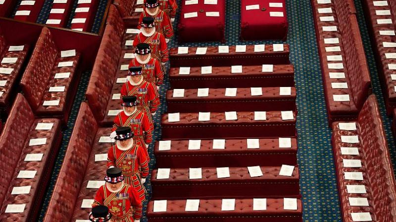 بازگشایی پارلمان بریتانیا با حضور یک شاه پس از ۷۰ سال؛ چارلز سوم برنامه‌های دولت را قرائت کرد