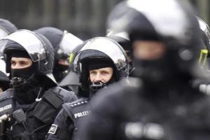 یورش پلیس آلمان به مرکز اسلامی نزدیک به رژیم ایران در هامبورگ - Gooya News