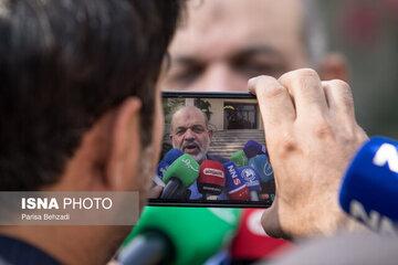 دفاع وزیر کشور از فعالیت حجاب بانان /یکی در مترو گل می دهد، یکی تذکر زبانی می دهد، این ها قابل قبول است، مجوز لازم ندارد