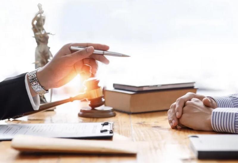 مشاوره حقوقی و لزوم استفاده از آن