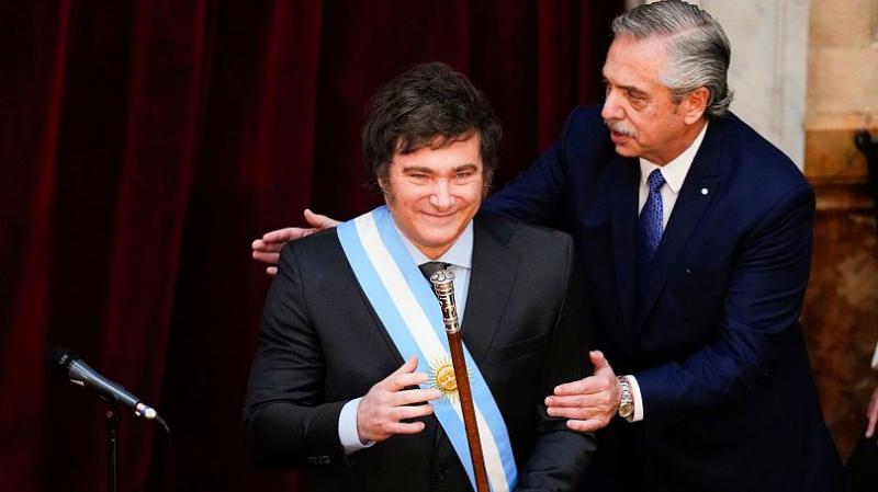 سنت‌شکنی در مراسم تحلیف ریاست ‌جمهوری آرژانتین؛ آیا خاویر میلی مجبور به اعتدال‌گرایی خواهد شد؟