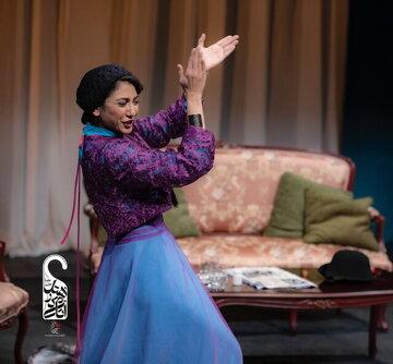 مونا فرجاد : من از کودکی سودای کارگردانی داشتم ولی همیشه اول بازیگر هستم