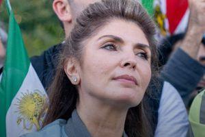 پیام یاسمین پهلوی درباره موج انتقادات از گلشیفته فراهانی و تخریب سنگ منوچهر نیستانی - Gooya News