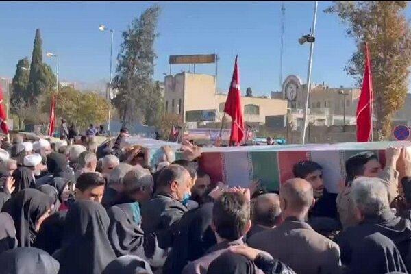 تشییع باشکوه شهدای گمنام/ عطر بهشتی در سراسر ایران پیچید