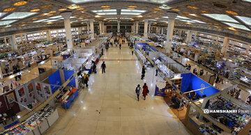 پرطرفدارترین نویسندگان امسال را بشناسید / ۱۵ نامی که نمی توانید حدس بزنید