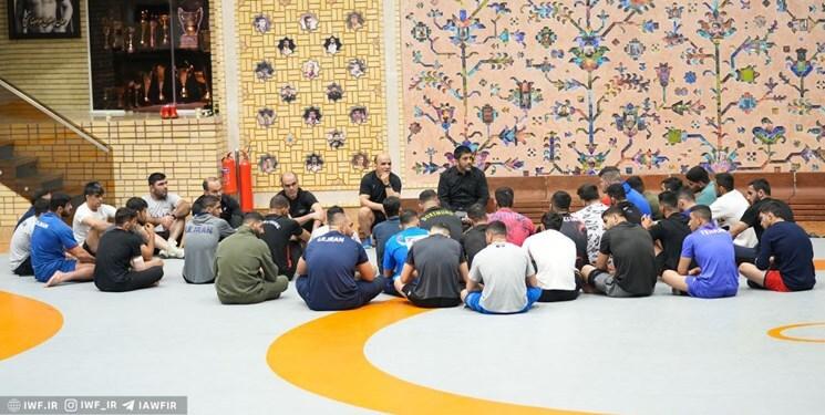 استارت المپیکی دبیر با کشتی گیران: همه سرباز ایرانیم