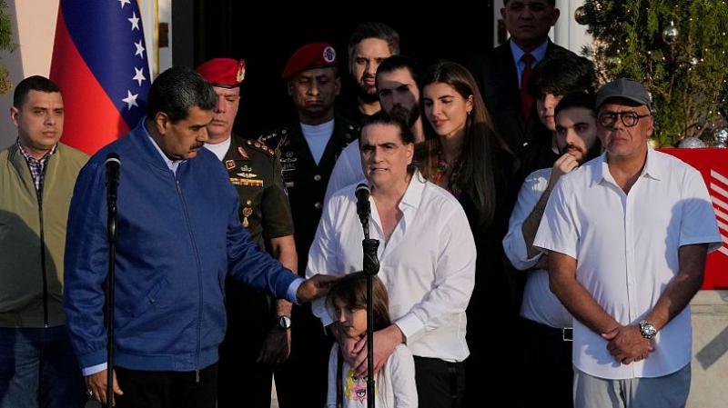 بزرگترین تبادل زندانیان بین آمریکا و ونزوئلا؛ متحد مادورو در ازای ۱۰ آمریکایی و یک پیمانکار فراری