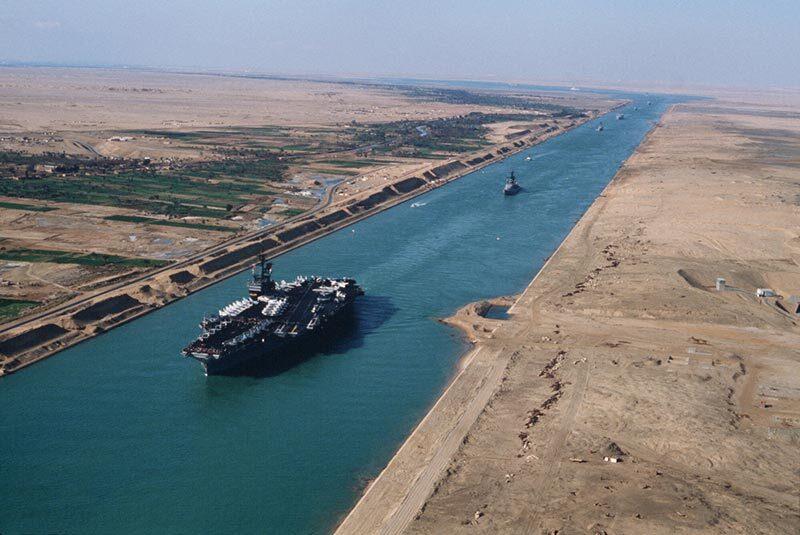 انصارالله نفت را ۱۰۰ دلاری می‌کند؟/ احتمال توقف کشتیرانی در کانال سوئز