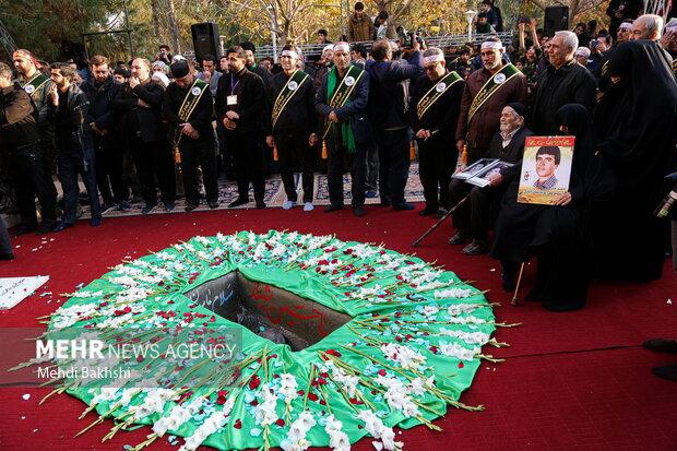 شهید گمنام دوران دفاع مقدس در بوستان شهدای آذر قم تدفین شد