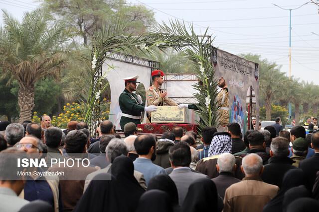 تشییع و خاکسپاری پیکر شهید گمنام در صدا و سیمای خوزستان