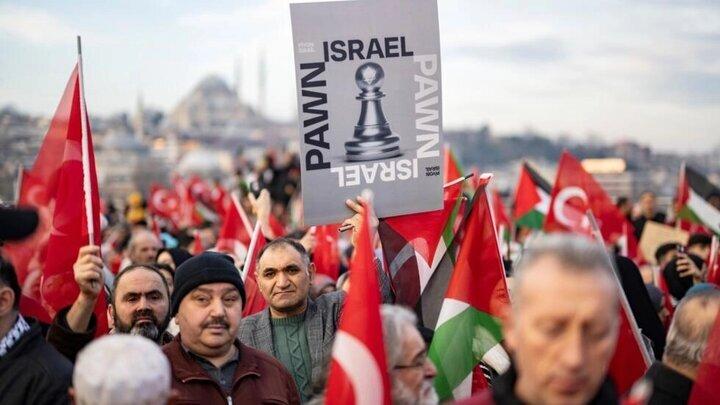 تظاهرات گسترده حامیان فلسطین در استانبول با شعار «اسراییل جانی»+  عکس و فیلم