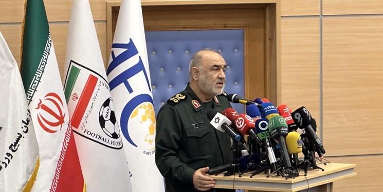 هدیه نفیس فرمانده کل سپاه پاسداران برای ملی پوشان فوتبال