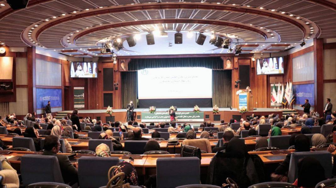 درخشش زنان، در توسعه و سازندگی اقتصادی