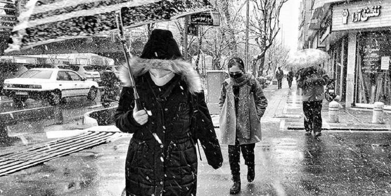 بارش باران و برف در تهران / هوای تهران پاک شد