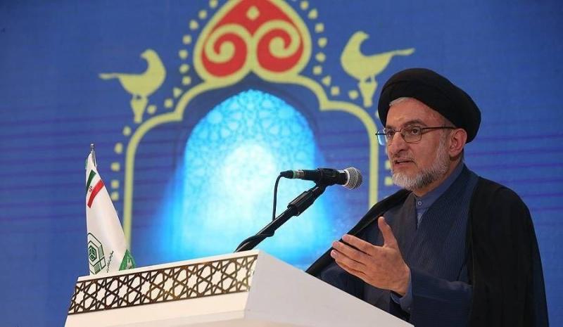 پرچم قرآن در هر کوی و برزن برافراشته شود/ ایران در همه رشته‌های قرآنی باید سرآمد باشد