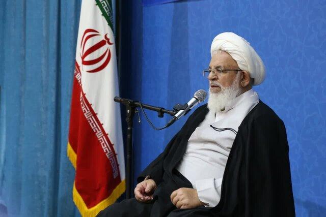 تقویت دین، نسخه شفابخش تمام مشکلات جامعه است