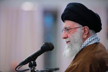 روایت همسر رهبر انقلاب از ترور آیت الله خامنه ای /حاج احمد آقا بالای سر ایشان آمدند و گفتند چه کسی به جای شما نماز جمعه برود