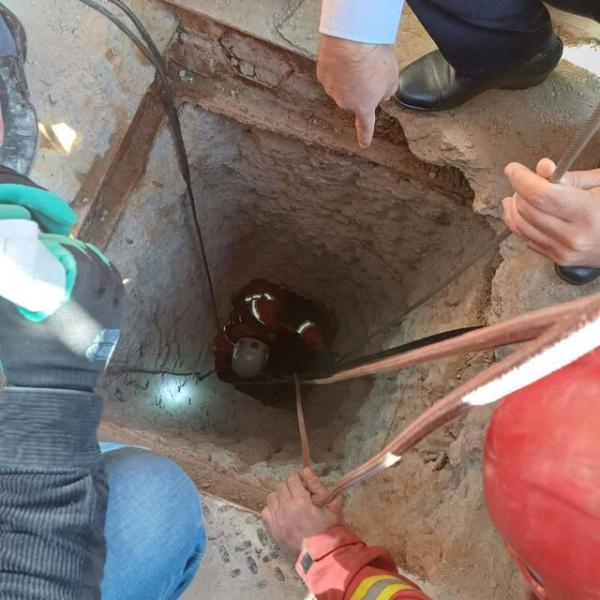 نجات کارگر جوان از عمق چاهی در شهرک غرب