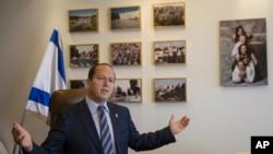وزیر اقتصاد اسرائیل: جمهوری اسلامی «هدف مشروع» حملات موشکی اسرائيل است