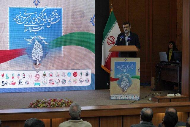 دکتر قاضی‌زاده هاشمی: روحیه ایثارگران انرژی‌بخش برای جوانان کشور است