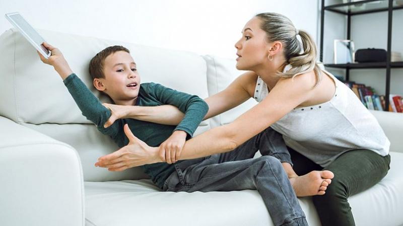 سم‌زدایی دیجیتال یا روزه دوپامین چیست و چرا باید از گوشی‌های تلفن همراه مدتی دوری کنیم؟