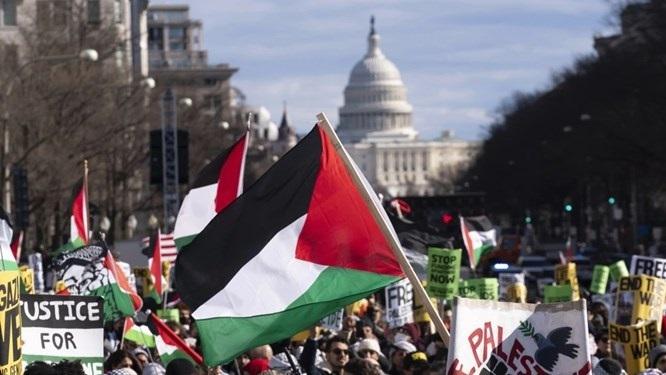 کاهش حمایت مردم آمریکا از «نازیسمِ جدید»