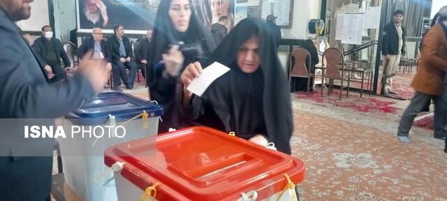 فرماندار: استقبال خوبی در شعب اخذ رای شهرستان لردگان حاکم است