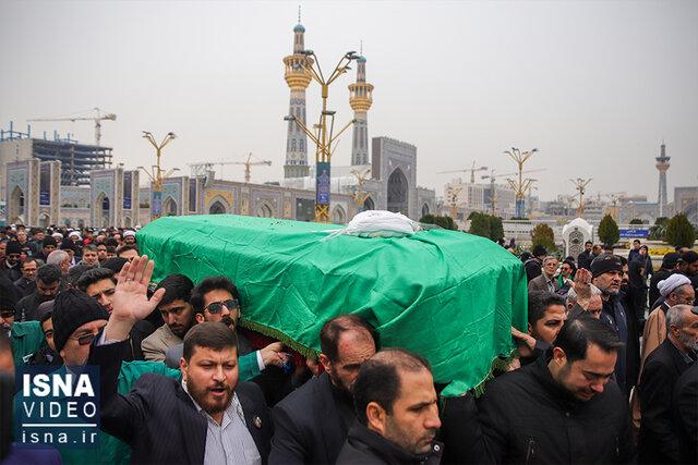 ویدیو/ تشییع پیکر آیت‌الله امامی کاشانی در حرم مطهر رضوی