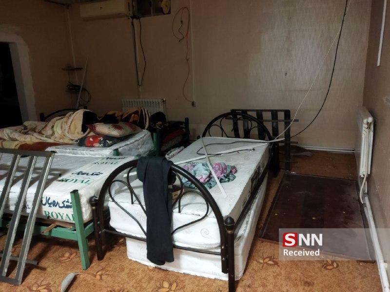 پاویون رطوبت زده پزشکان کارورز بیمارستان ۵ آذر گرگان/ مسئولین حل مشکل دانشجویان را به بهار نسپرند+ تصاویر