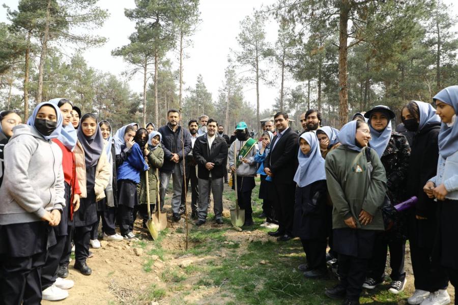 اجرای برنامه "جان زمین" و کاشت ۱۱۰۰ نهال به نیابت از شهدا در سرخه حصار*