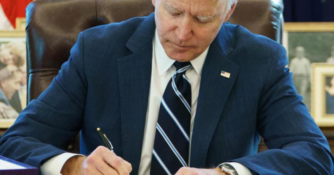 بایدن معافیت تحریمی ۱۰ میلیارد دلاری جمهوری اسلامی ایران را تمدید کرد