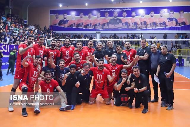 صعود سیرجان به نیمه‌نهایی والیبال/ عطایی باز به پیمان اکبری رسید