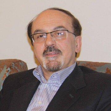 در دانشکده الهیات دانشگاه تهران