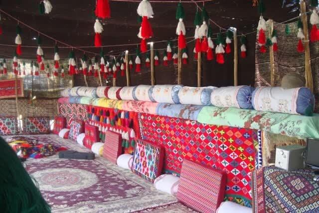 نمایش دست‌بافت‌های داری عشایری در فیروزآباد فارس