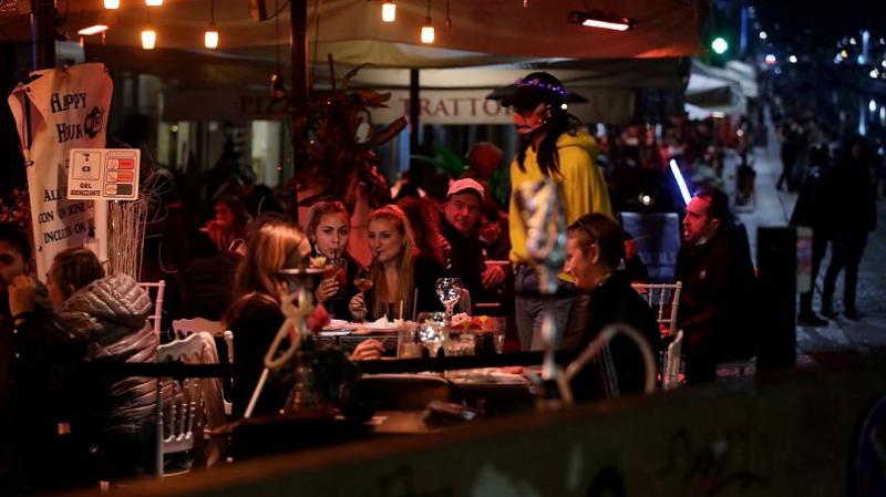 چرا مقام‌های شهر میلان به دنبال ممنوعیت فروش بستنی و پیتزا پس از نیمه‌شب هستند؟