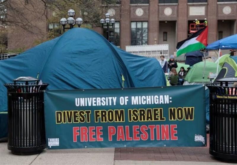 استقرار اتوبوس‌های زندان در محوطه دانشگاه کلمبیا