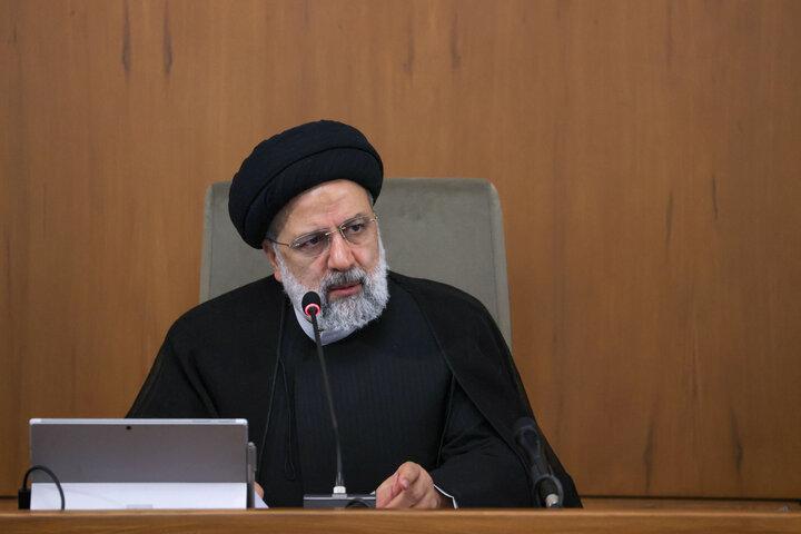 تاکید رئیس جمهور بر حفظ کرامت ارباب رجوع  و کارمندان در ادارات