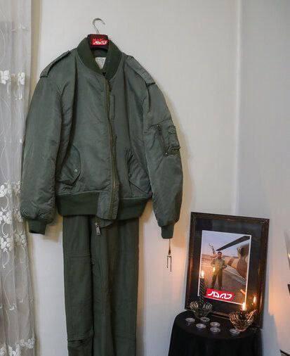 تصویرِ لباس خلبانی یکی از شهدای بالگرد ریاست جمهوری