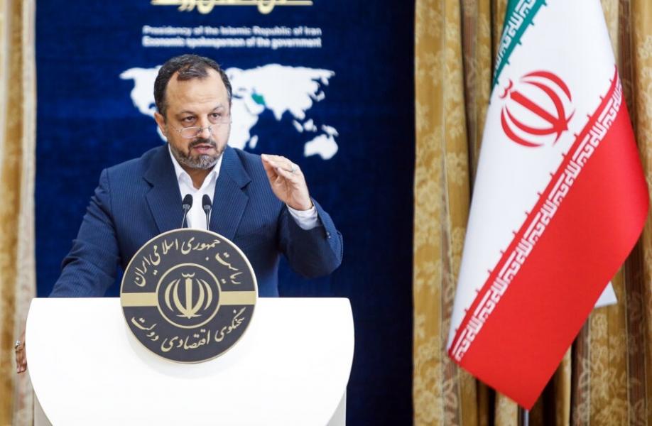 خاندوزی : 6.5 میلیون ایرانی از خط فقر خارج شدند/ خبر وزیر اقتصاد درباره تجدید ارزیابی خودرو و خساپا/ دولت سیزدهم بهترین رشد اقتصادی را ثبت کرد