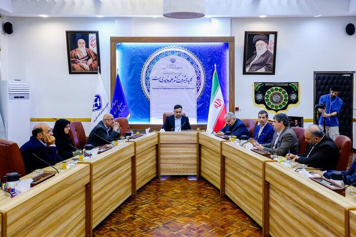 نخستین نشست کمیته علمی جایزه فناوری روستا آزاد برگزار شد