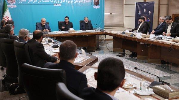 دلایل توفیقات دولت در بخش صنعت به روایت مخبر