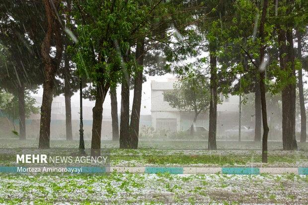 بارش تگرگ شهرستان هریس  بخش خواجه روستای هیق