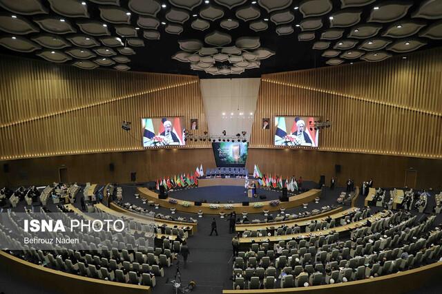 پذیرش حق و اجرای آن، لازمۀ زیست شرافتمندانه است