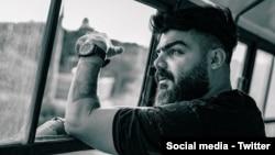 افزایش نگرانی‌ها از وضعیت سامان یاسین؛ یک زندانی سیاسی: شرایط این هنرمند معترض «به شدت وخیم» است