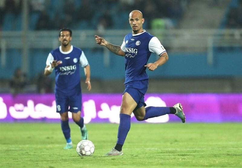 تمدید هافبک برزیلی با استقلال خوزستان