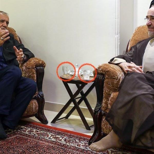عکس | تفاوت لیوان‌های چایی در پذیرایی پزشکیان از خاتمی در منزل شخصی رئیس جمهور منتخب